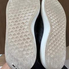 引っ越しの為9月15日までで処分！adidas スニーカーの画像