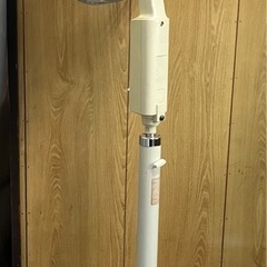 TOSHIBA 東芝 扇風機 大型扇風機 F-582B 4枚羽 首振り 羽根径40cm 高さ:約146〜156cm 昭和レトロ 通電動作確認済の画像