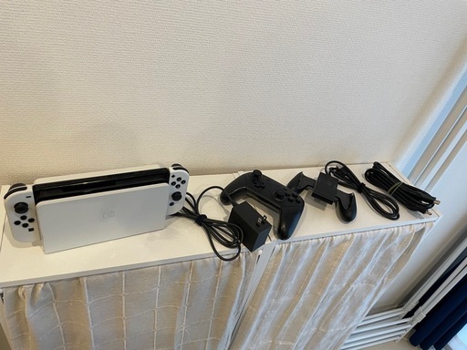 Nintendo Switch(有機ELモデル,ホワイト)本体一式＋プロコン付き