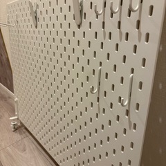 IKEA 有孔ボード フック付き ホワイト（H76×W56cm）整理収納に便利の画像