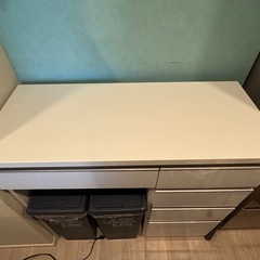 ニトリ　カップボード　
白の画像
