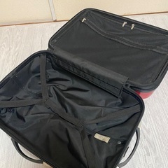 スーツケース1個の画像
