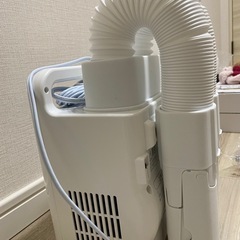 【新品未使用】アイリスオーヤマ ふとん乾燥機 カラリエ ホワイト KFK-202R-Wの画像