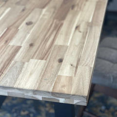 大人気のIKEAのダイニングテーブル 「SKOGSTA スコグスタ」の画像