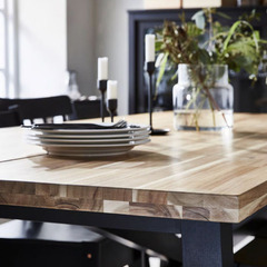 大人気のIKEAのダイニングテーブル 「SKOGSTA スコグスタ」の画像