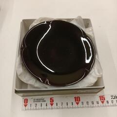 0905-083 ※新品箱付　梅型皿　溜の画像