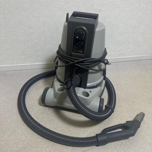 ドルフィン掃除機本体のみdelphin DP2002　水フィルター掃除機　多機能マシーン　現状品