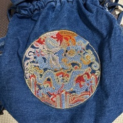 刺繍柄リュックの画像
