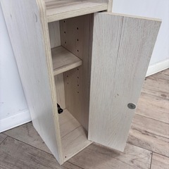 トイレットペーパーホルダー棚付きの画像