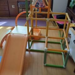 アンパンマンジム　すべり台、ブランコ付の画像