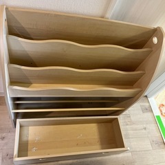 絵本棚　おもちゃ箱の画像