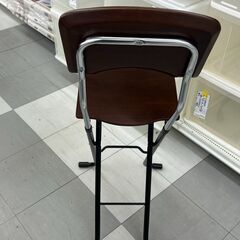 ★リユースのサカイ千葉中央店★期間限定割引有  折り畳み椅子 ブラウン H95×D43×W40 クリーニング済み TC4476           　の画像