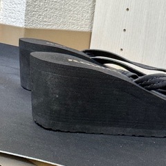 【スタイルアップ】厚底ビーチサンダルの画像