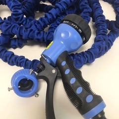 M【中古品】のびるホース 散水ホース 伸縮ホース 5m-15m 3倍に伸びるホース　ガーデニング 洗車 園芸 水やりベランダ 庭掃除用 軽量 の画像