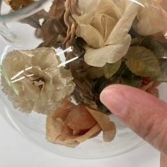 ガラス製花瓶 アートフラワー付きの画像