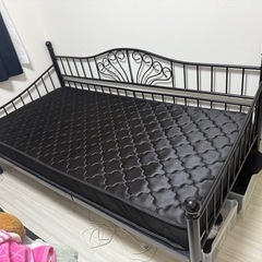 おしゃれパイプベットマットレス付きの画像