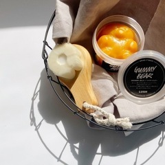 LUSH ラッシュ GUMMY BEAR シャワージェリーの画像