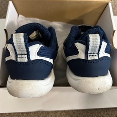 紺色の子供靴12.5cmと13.5cm（生後半年〜2歳）の画像