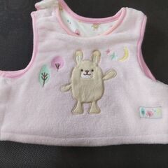 赤ちゃんの城　新品スタイ くま　ニット帽 50-70サイズ　ふわふわうさぎベストの画像