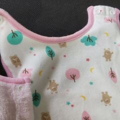 赤ちゃんの城　新品スタイ くま　ニット帽 50-70サイズ　ふわふわうさぎベストの画像