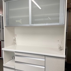 【超美品‼️】定価21万♪ 高級 松田家具 140cm幅キッチンボード(スモーク1400レンジ) 食器棚 収納家具 大理石調ホワイト♪の画像
