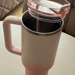 韓国スタバ限定💖スタンレーピンクタンブラー 40ozの画像