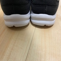 プレイボーイスニーカー23.5の画像