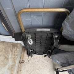 9/6 AMまで！タイヤラック カバー付きの画像