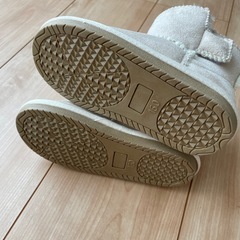 【新品、未使用】子ども冬靴（16.0cm）の画像