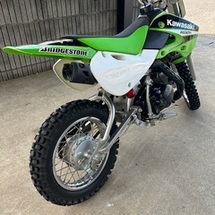 Kawasaki KLX110 オフロードバイクの画像