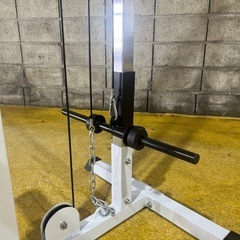 WILD FIT ラットプルマシン　プレートロード式　背中トレーニングの画像