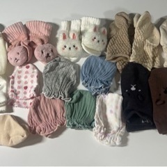 ベビー服　靴下　手袋　色々の画像