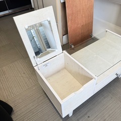 【超美品‼️】定価14,990円♪ ニトリ 90cm幅ドレッサーテーブル(リズバレー) センターテーブル リビングテーブル ローテーブル アンティーク風ホワイト♪の画像
