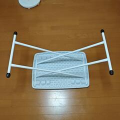 高さ調節可能な机の画像