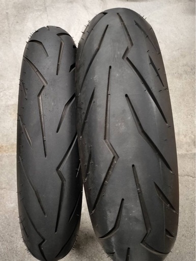 ピレリ　タイヤ前後セット