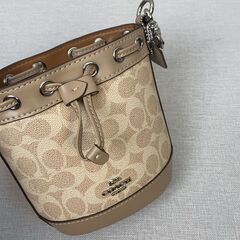 [コーチ] mini バケツパック カーキ色 logo ロープロック ハンドバッグ ショルダーバッグの画像