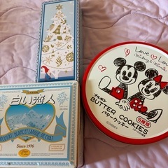 お菓子の空き缶の画像