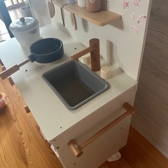 木製おままごとキッチン〔食材調理器具付き〕の画像
