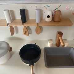 木製おままごとキッチン〔食材調理器具付き〕の画像