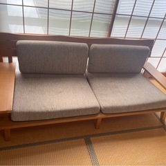 ソファー  木製の画像