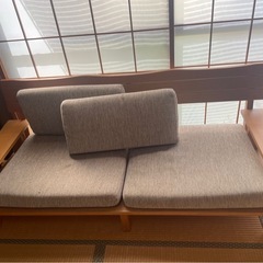 ソファー  木製の画像