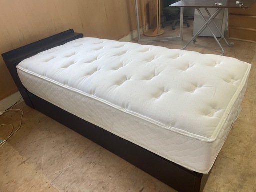 090200シングルベッドフレーム→フランスベッド　マットレス→大塚家具