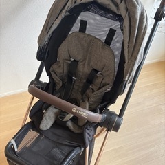 cybex ベビーカー  の画像