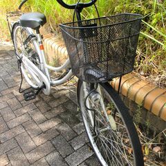 中古自転車 ママチャリ 自転車 26インチ LEDライト シルバー 通勤 通学 近所のお出掛けなどにの画像