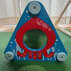 Hape 三角プレイボックス　木製玩具の画像