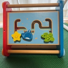 Hape 三角プレイボックス　木製玩具の画像