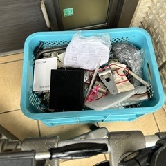 【引取限定無料】バイク部品、カメラスタンド、椅子、小家電、他雑貨の画像