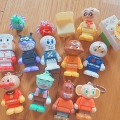 ブロックラボ アンパンマンとおおきなパン工場ブロックバケツ　おまけ人形多数＆アンパンマンケース付の画像