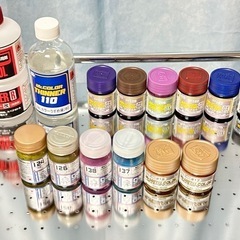 プラモ塗料+クリーナー+薄め液セットとシルバーラックまとめの画像