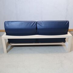 Karimoku(カリモク家具)のWT51より本革2.5人掛けリクライニングソファー。シンプルで優しいフォルムのロータイプ2.5シーターレザーソファはリビングはもちろんシアタールームにも♪ の画像